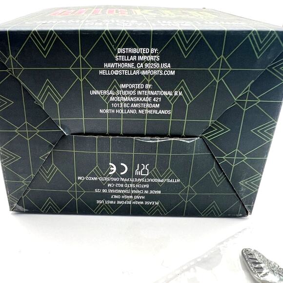 WICKED FOR GOOD Ceramic Mug 14 oz Keychain Bundle Universal Studios Promotional - Picture 4 of 9